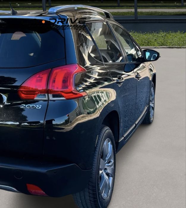 PEUGEOT 2008 1.6 BlueHDi 100 CV • 12/2015 • 96.500 Kms