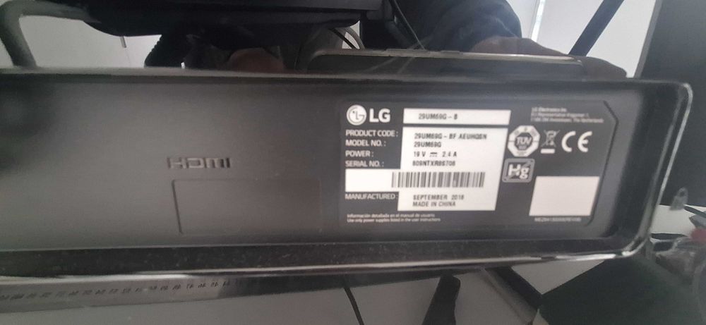 Vendo 4 monitores _ 1 LG de 29`` , 1 LG 25``, 1 ASUS de 24`` e 1 HP de