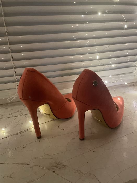 Жіночі туфлі на підборах