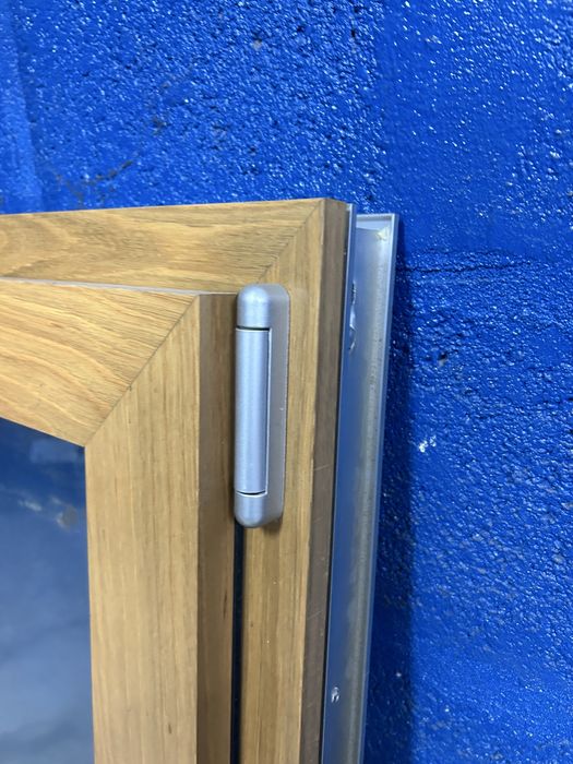 Aluminum-wood window frames64862455938561121