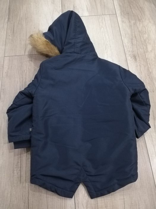 Sprzedam kurtkę jesienno-zimowa w rozmiarze 104 granat