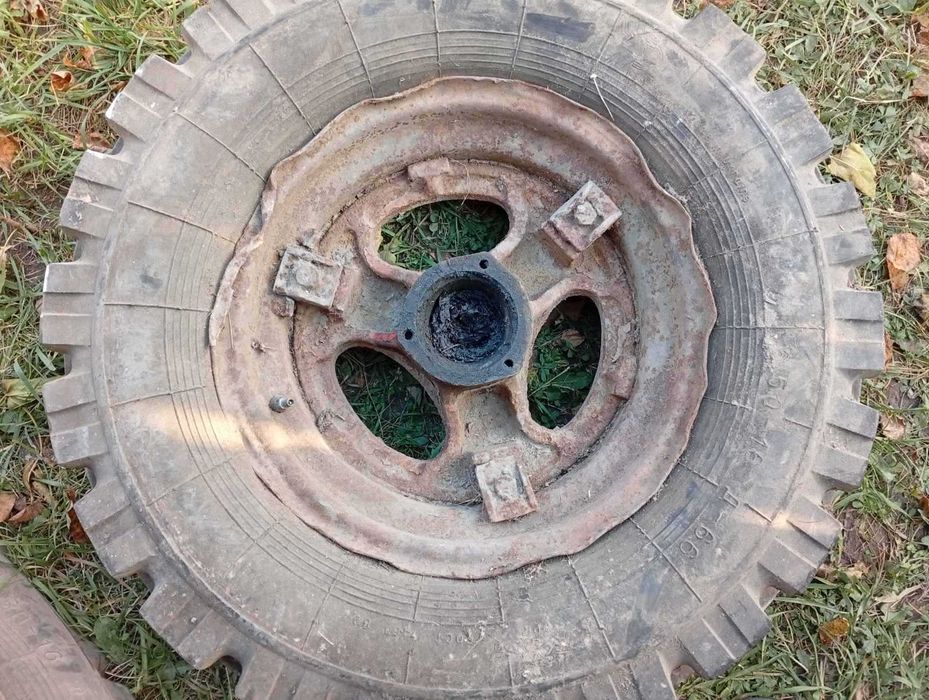 Передні колеса Т 40