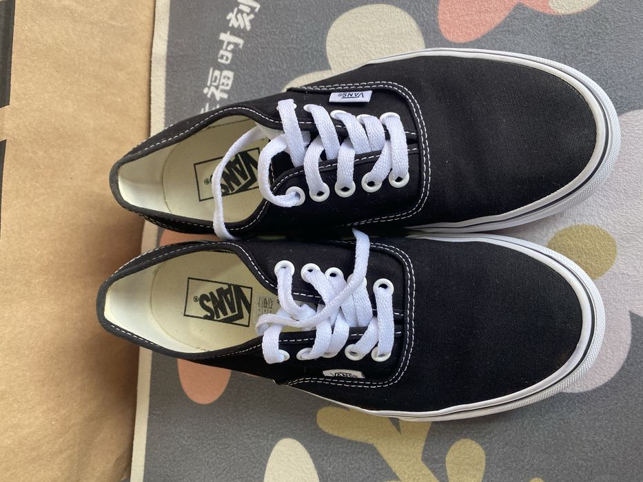 Продаю оригинальные кеды Vans Authentic