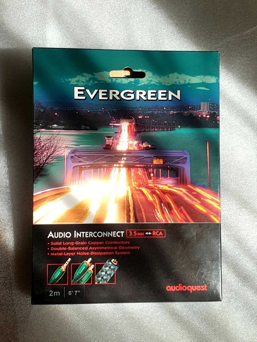 Кабель AudioQuest EVERGREEN 3,5  jack - 2 RCA / 2м