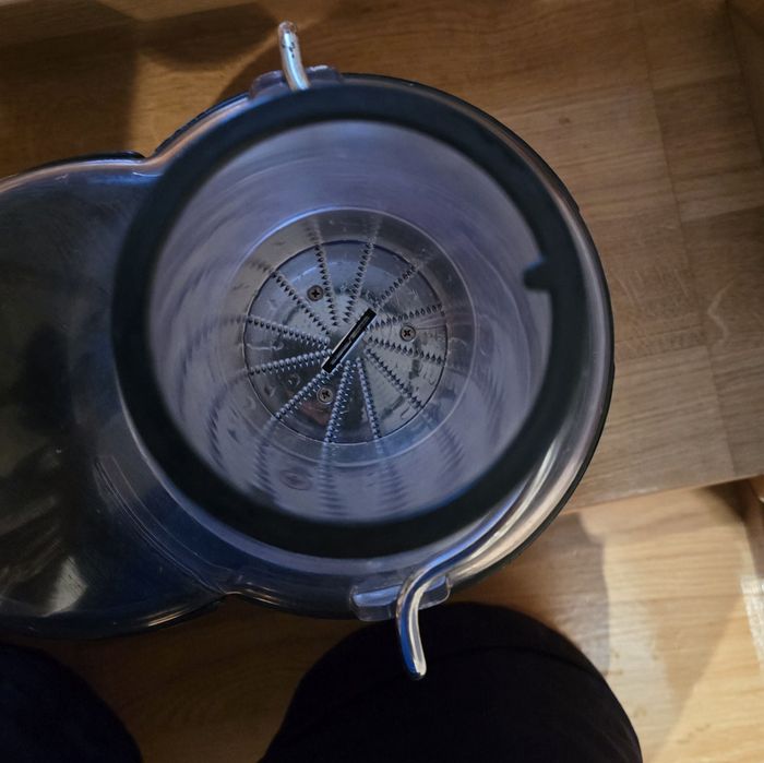 Продаєтся Соковижималка робоча