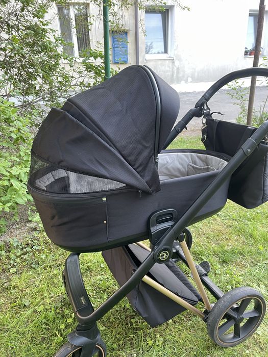 Коляска Roan ivi  3 в 1