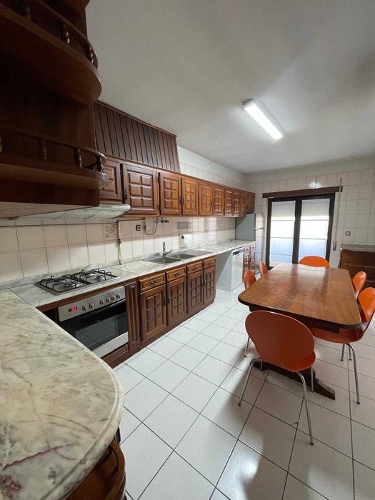 Apartamento T4 na Vila de Sátão