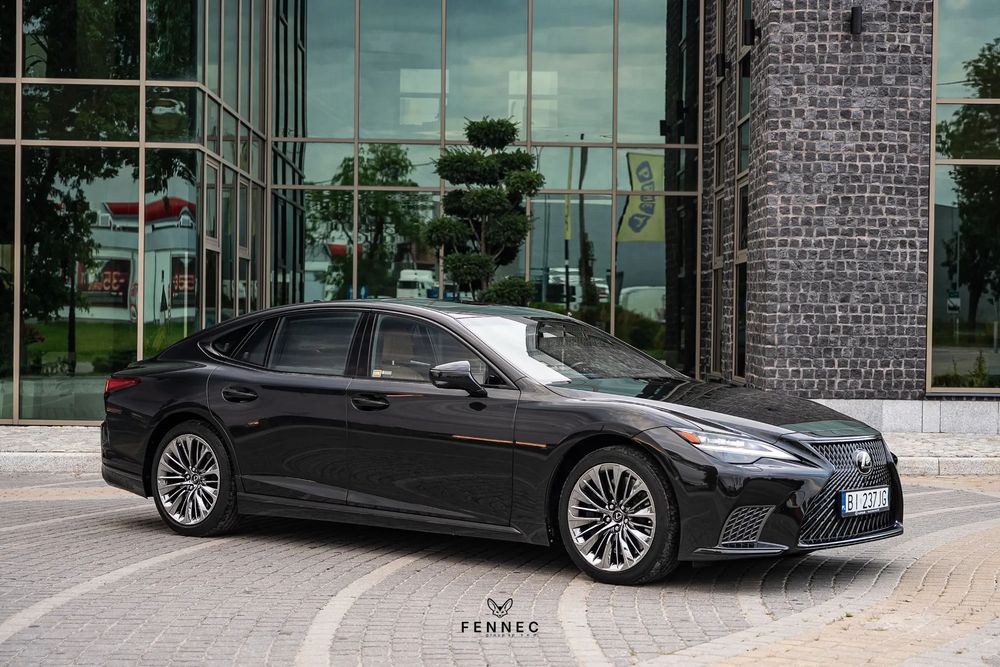 Lexus LS
