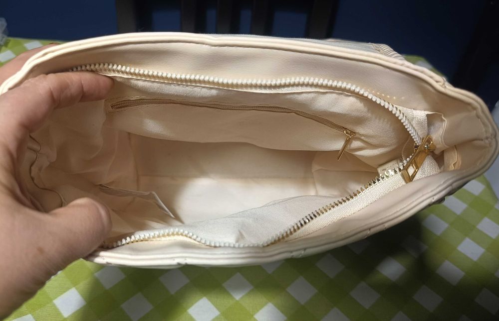 Beżowy ecru pikowany plecak