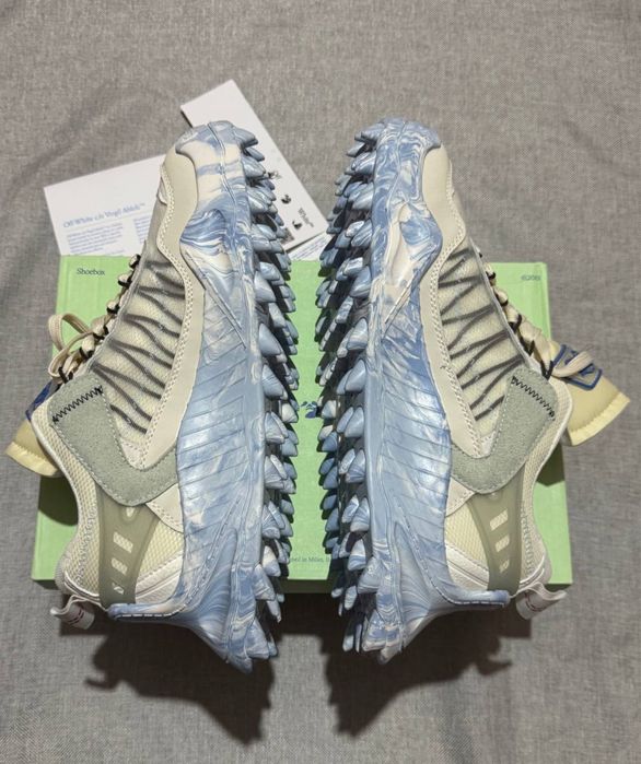 Продам кросівки Off-White ODSY-1000