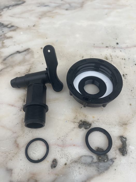 Depositos de 25 llitos com torneira propria