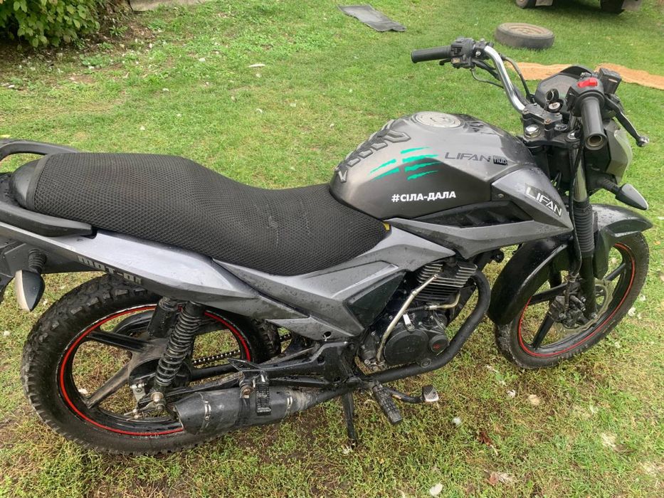 Продам мотоцкл Lifan 150 2 e.На документах.