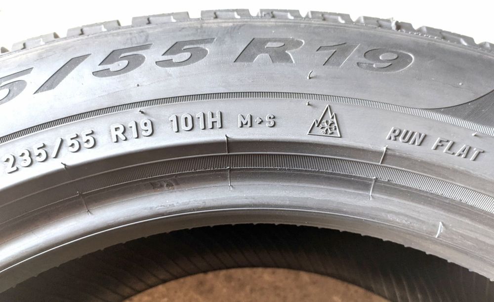 Шини зимові R19 235/55 Pirelli Scorpion Winter Run Flat