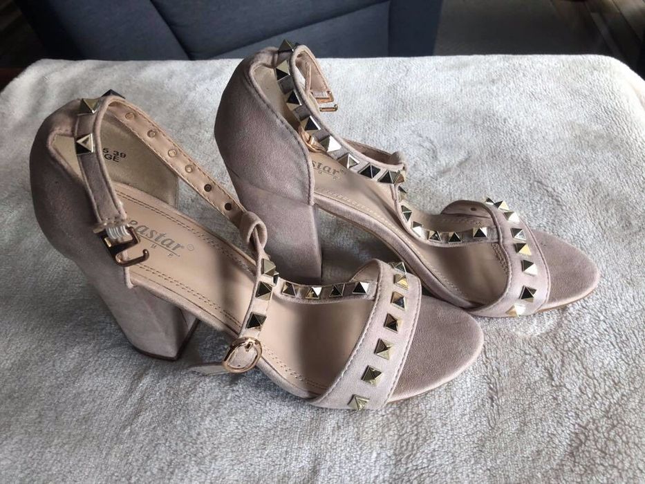 Eleganckie buty na wysokim obcasie