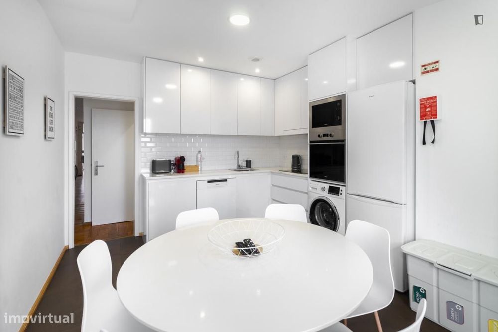 Quarto - localizado em Saldanha Lisbon