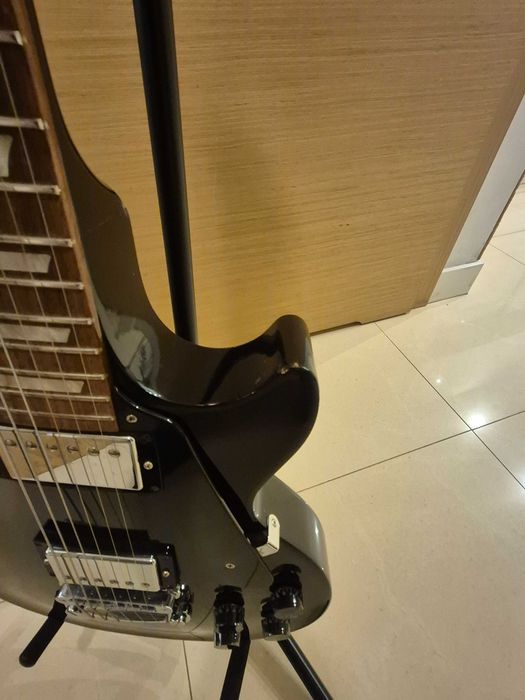 Gibson les paul studio 2009 + case