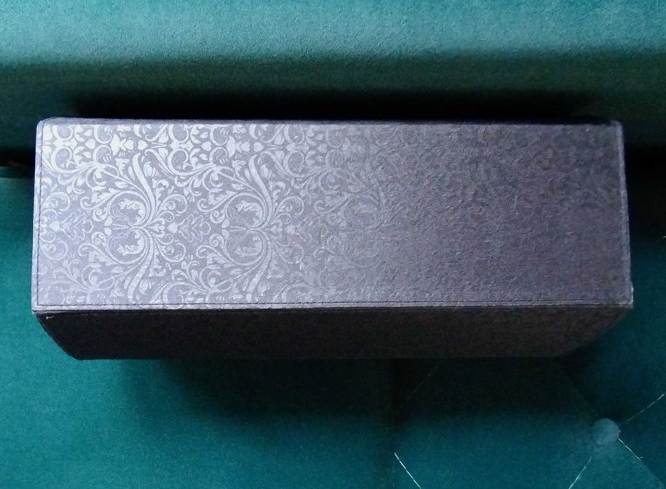 GHD Deluxe Midnight pokrowiec pudełko kuferek puzderko dark Gothic