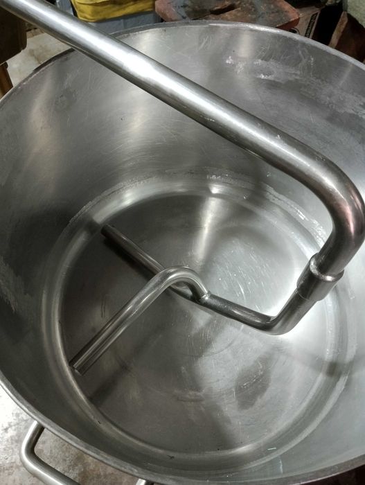 Тестомес тестомесильная машина МТМ 60,  60 литров