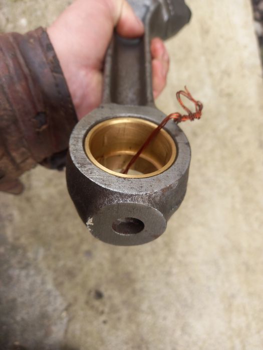 Продам шатун до юмз