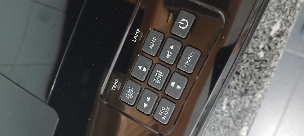 Projetores Benq sem uso