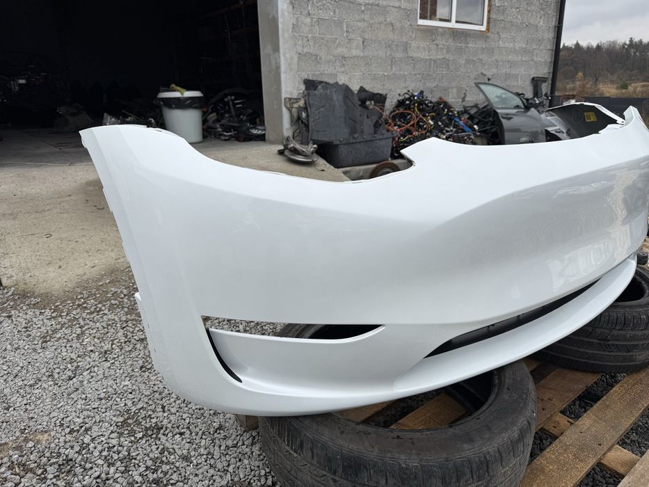 Бампер Tesla Model Y перід рестайлінг