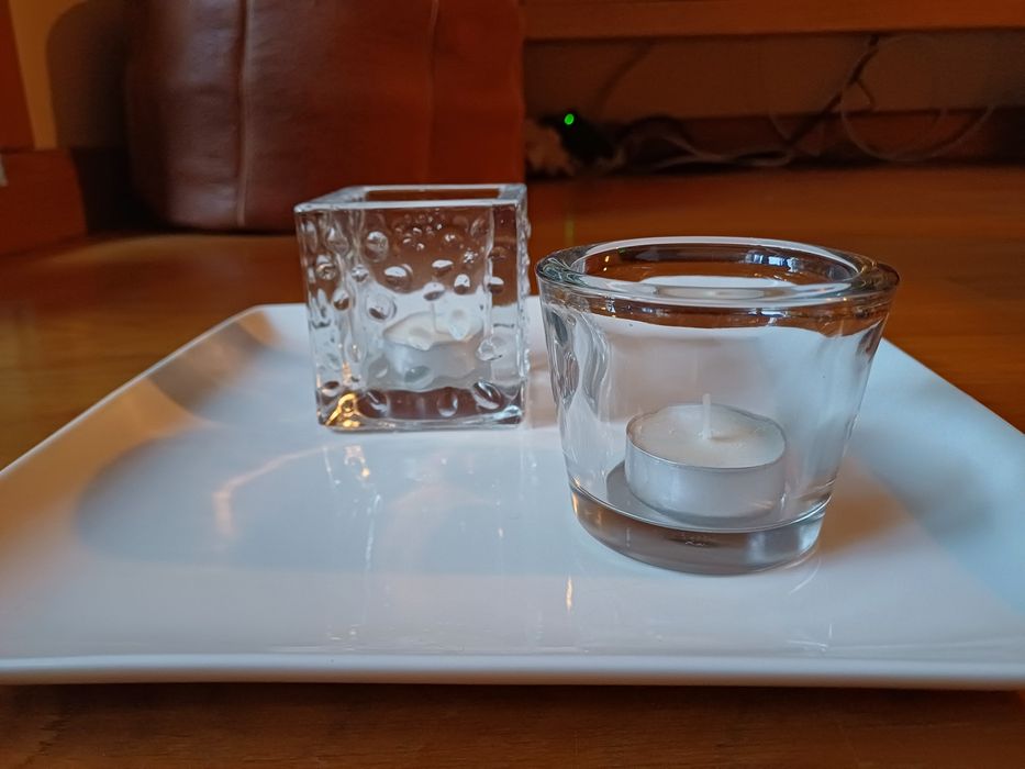 Dois porta-velas de vidro (como novos)