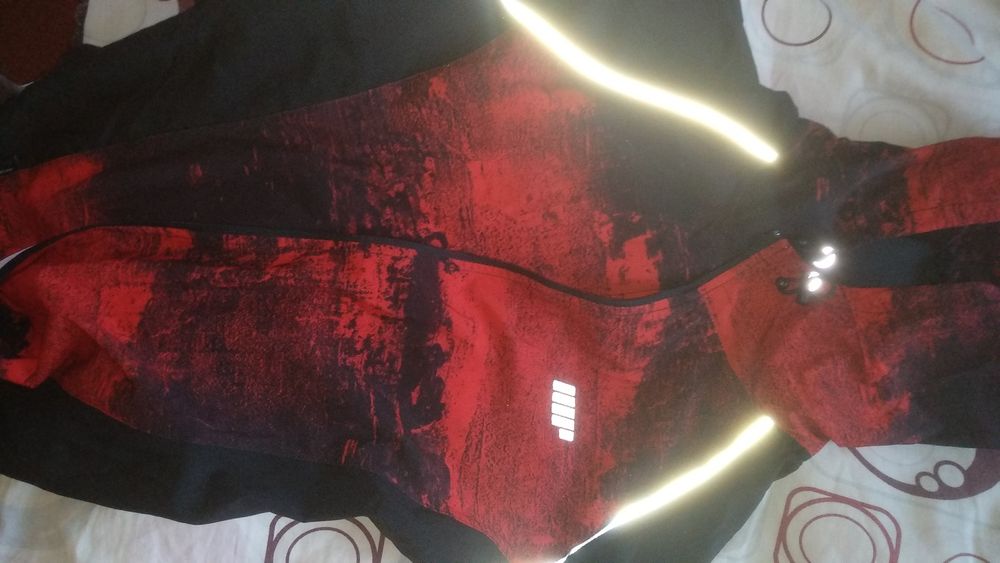 Продам женскую беговую ветровку MYPROTEIN р-р XS - S