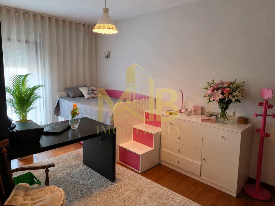 Apartamento T3 Centro de Paredes
