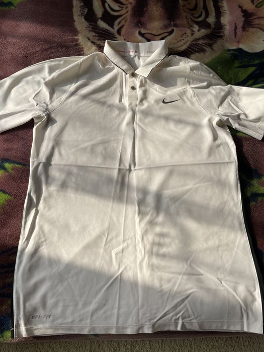 Продам футболку nike