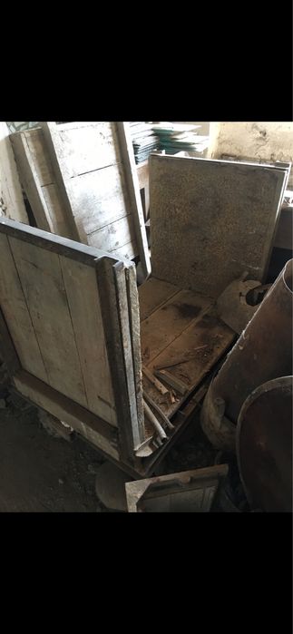 Продаж плоскі міні рельси 42 м/п, та три шт вагонетки.