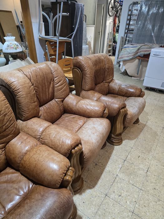Sofá  antigo em    pele