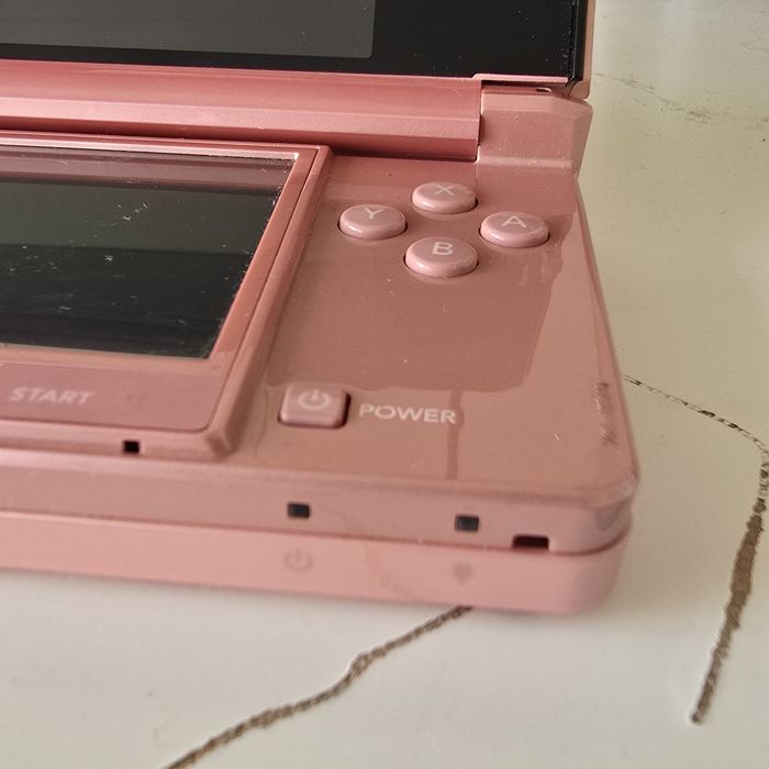 Nintendo 3DS Desbloqueada Coral Rosa