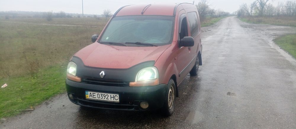 Продаю Рено Конго на ходу двигатель после капитального ремонта ездю каждый день