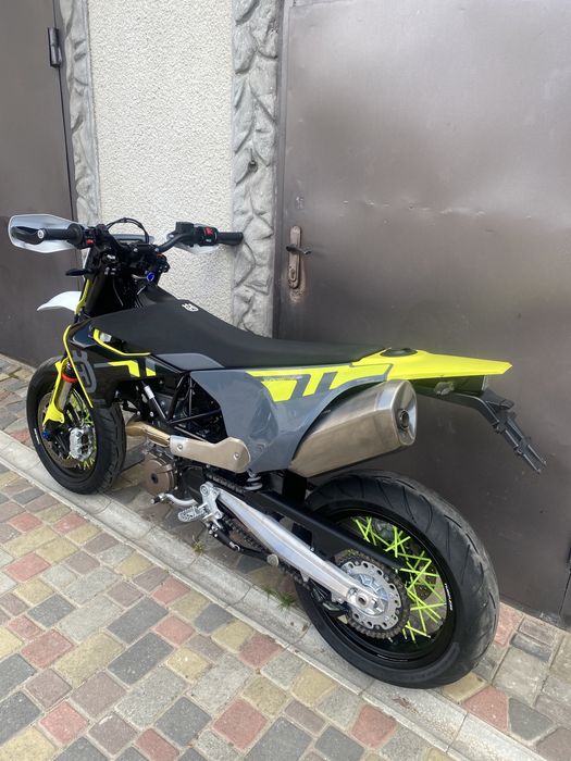 Husgvarna 701 ktm 690