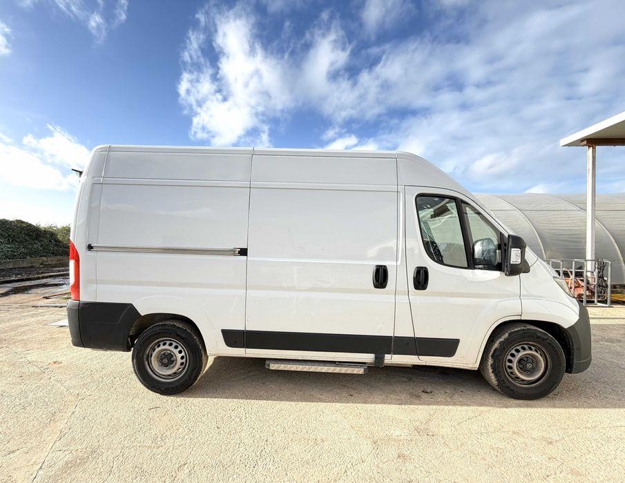Peugeot BOXER FURGÃO 335 2.2BHDI 180CV *(ISOLADO + refrigeração até 0 graus)*
