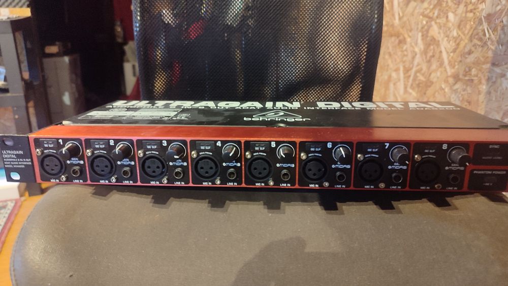 Behringer ADA8200 Ultragain