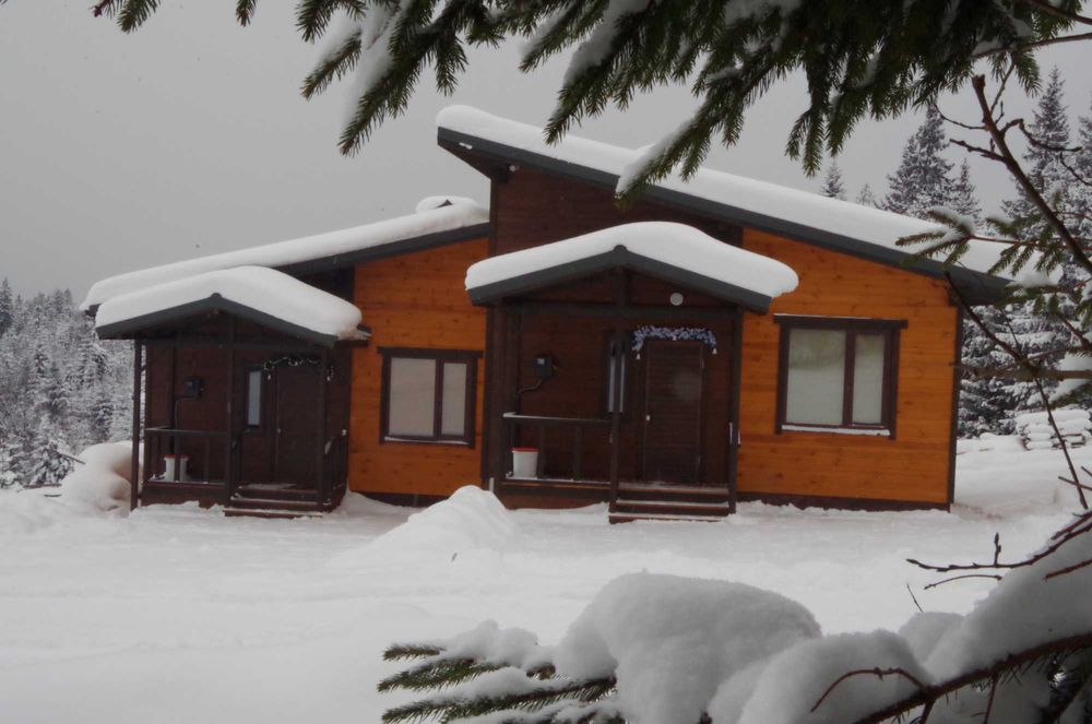 Будинок в Карпатах біля Буковелю. Яблуниця. Продаж дуплекса 2 в 1