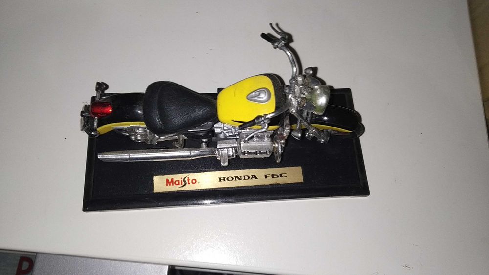 Mota Amarelo e Preto para decoração.