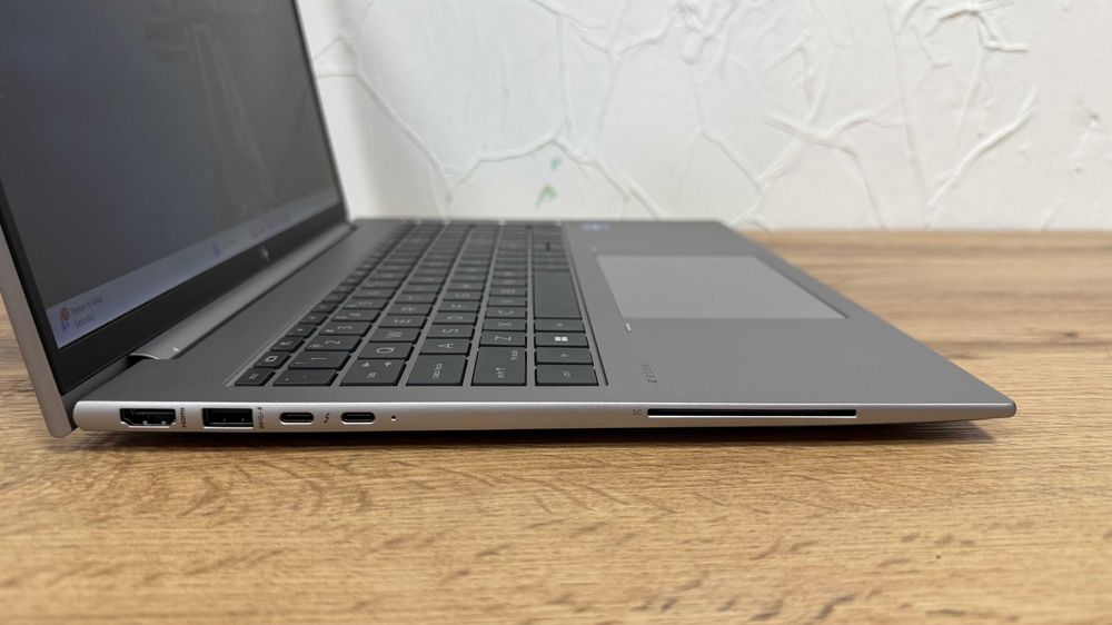 HP ZBook Firefly 16 G9 – i7-1260P, 16GB DDR5, 256GB SSD