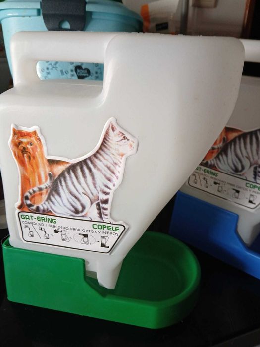 Comedouro/Bebedouro para Gato Dois
