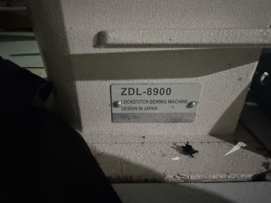 Прямострочна промислова швейна машинка zinger ZDL 8900