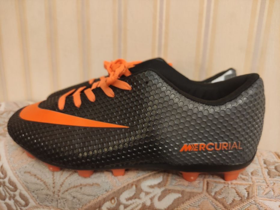 Бутси Nike для футболу 41 р