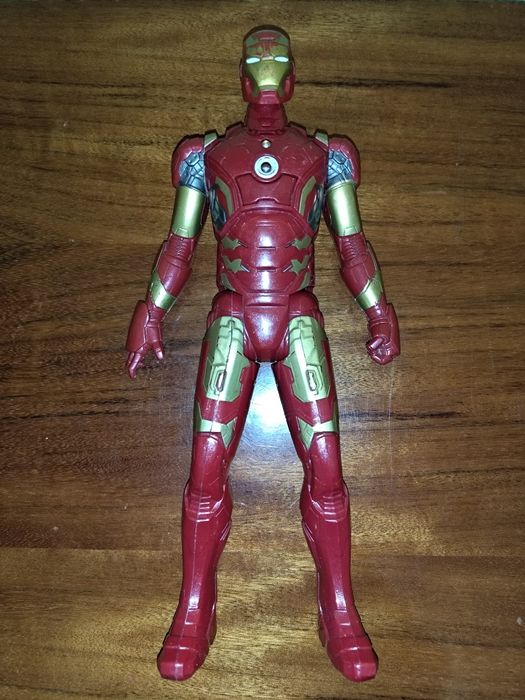 Залізна Людина Iron Man Hasbro 30 см (Titan Hero Tech) — під ремонт