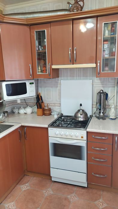Продаю 3к/кв пл.Победы 4/9 ремонт, мебель 41500$