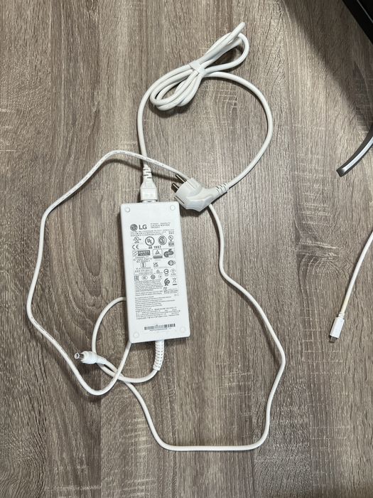 Monitor LG 27" 4K UHD (27UP850K) / IPS / USB-C / Stan BDB