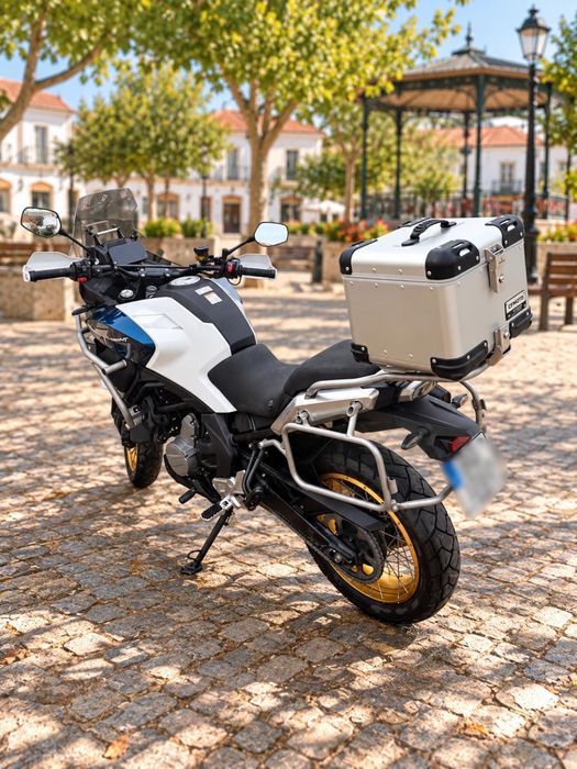 CFmoto 700MT 2025