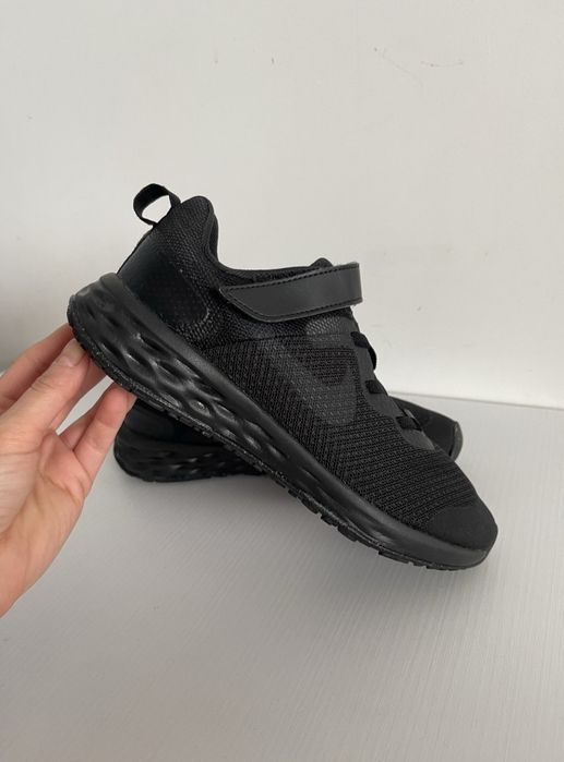Nike revolution 34р