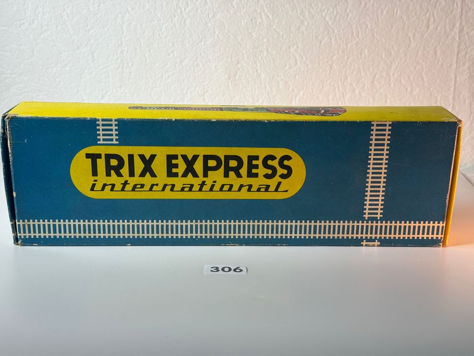 Паровоз Trix Express International BR 18 601 (H0): 2 800 грн