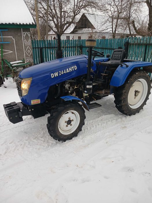 Трактор DW244AHTD