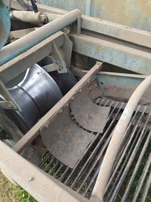 Однорадній прицепний картопляний комбайн карлик